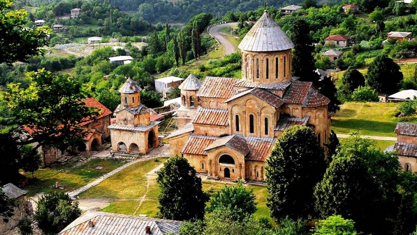 UÇAKLI KARADENİZ VE KAFKASYA TURU